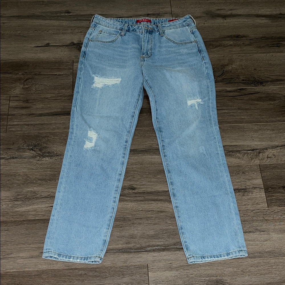 Guess "Boyfriend" fit jeans in a light-wash denim. - Picture 4 of 8
